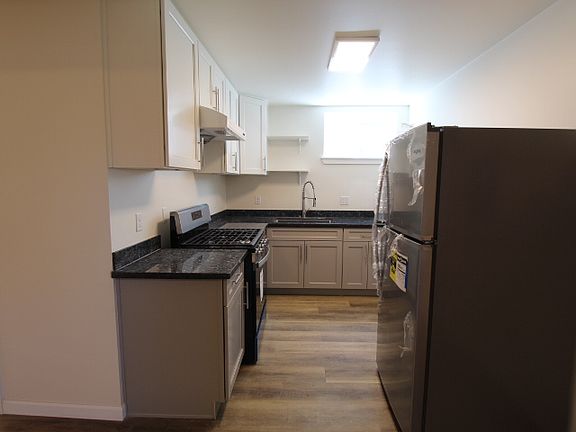 5th image of 757 Lincoln Ave APT D