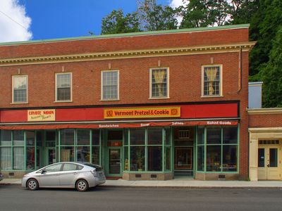 28 Rockingham St, Bellows Falls, VT, 05101
