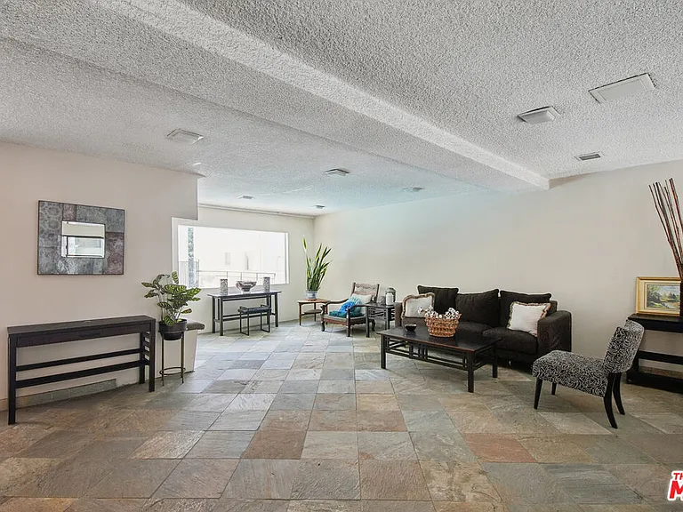 7540 Hampton Ave #206 — Photo 18