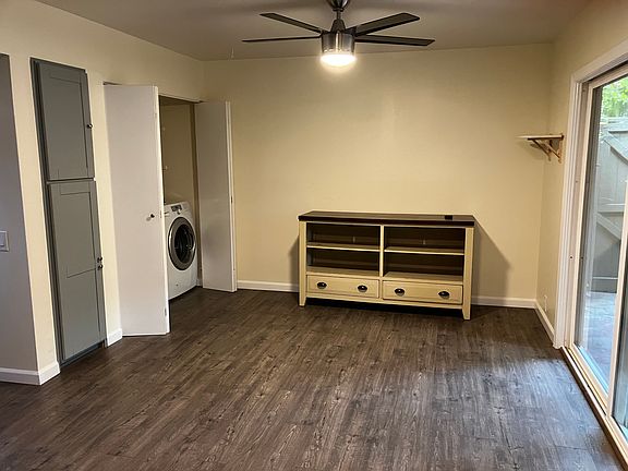 4th image of 10542 Greenford Dr #21