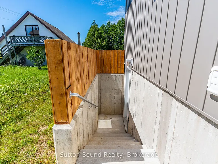 486 Dawson St #LOWER — Photo 4