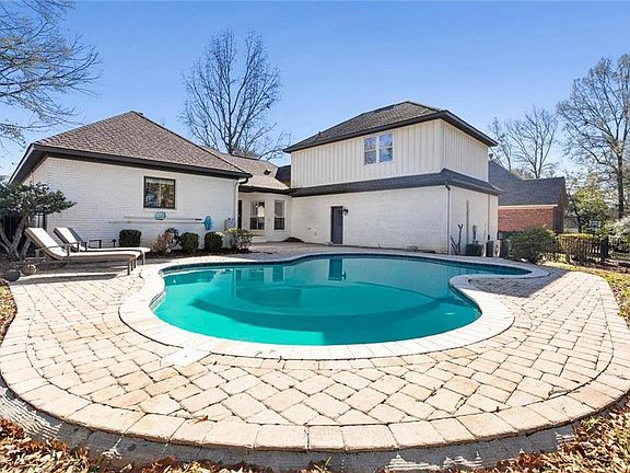 2nd image of 30643 Middlecreek Cir