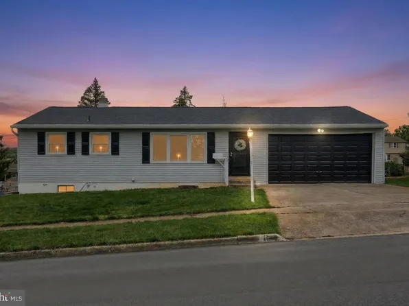 11 Faye Rd, Middletown, PA 17057