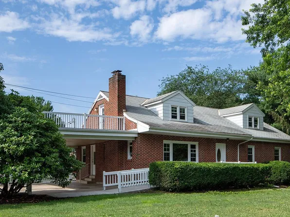 1239 W Trindle Rd, Mechanicsburg, PA 17055