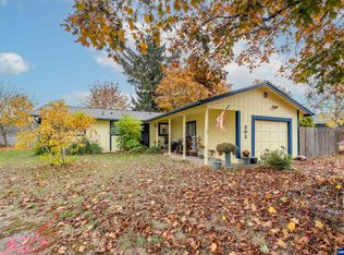 303 Trillium Pl, Lebanon, OR 97355