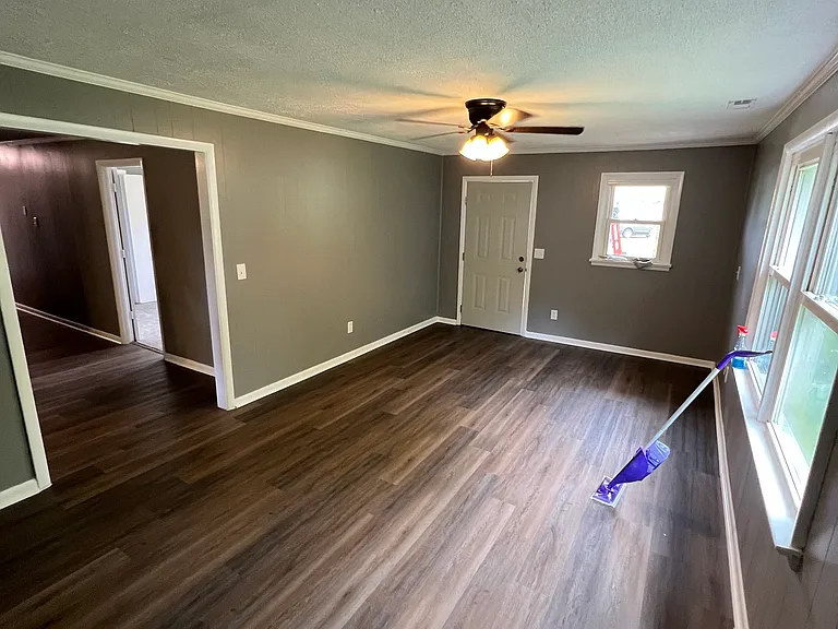4 Rexford Dr — Photo 6