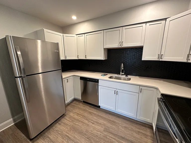 4000 Gypsy Ln #335 — Photo 8