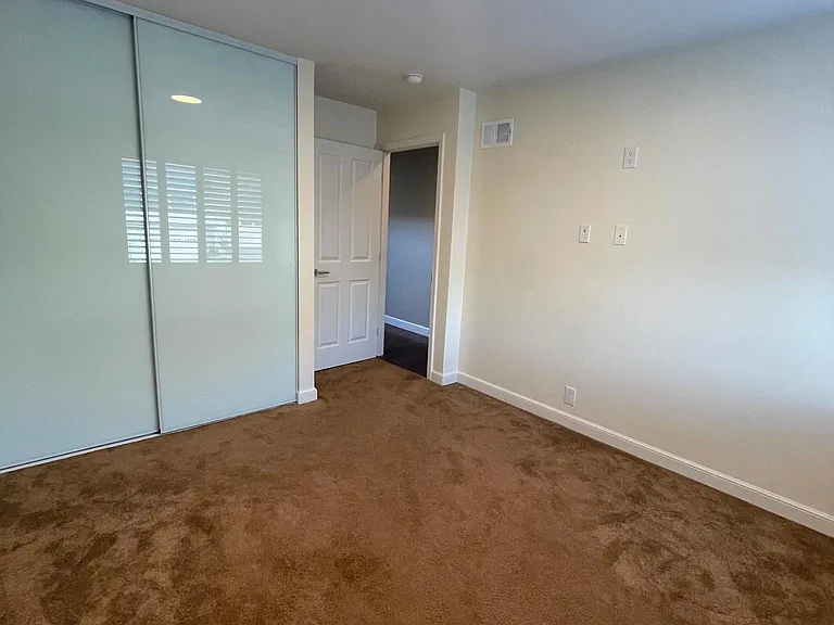 141 N Spruce Ave — Photo 9
