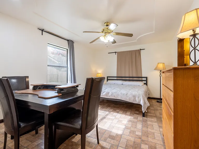 2202 Oxford Blvd — Photo 9