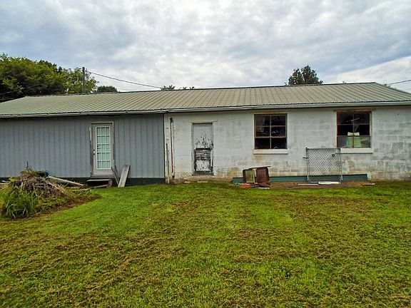 5th image of 2320 Fairview Dr