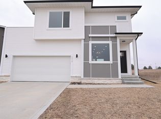 2819 Kestrel St, Norwalk, IA 50211