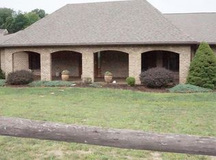 327 Meadowlark Dr, Uniontown, PA