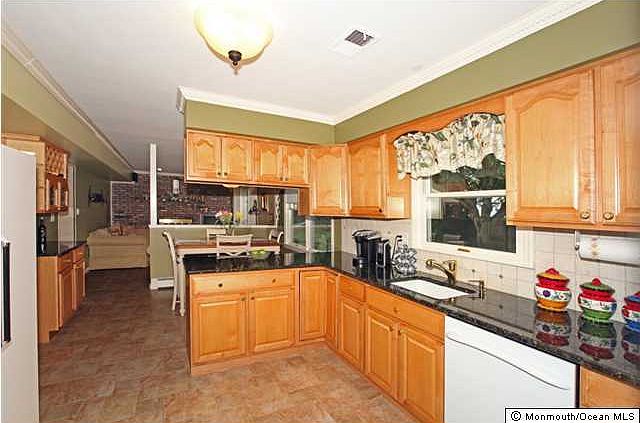 2nd image of 7 Anthony Court