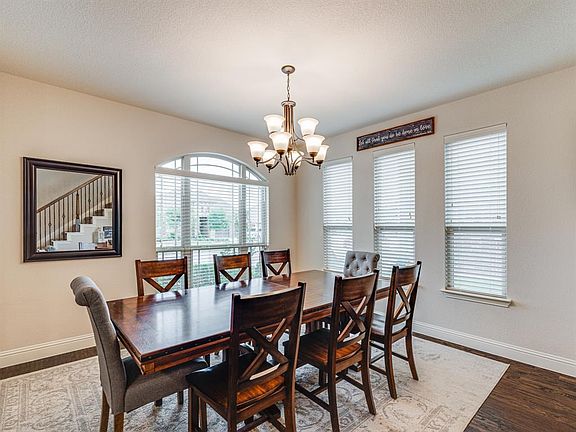 4th image of 322 Western Sky Ln