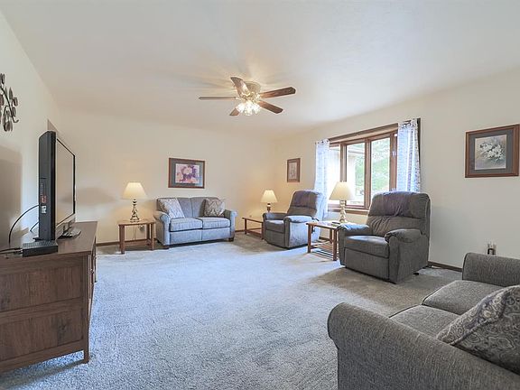 5th image of 76 Urban Ln