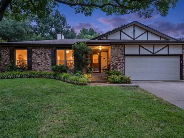 704 Whistler Dr, Arlington, TX 76006