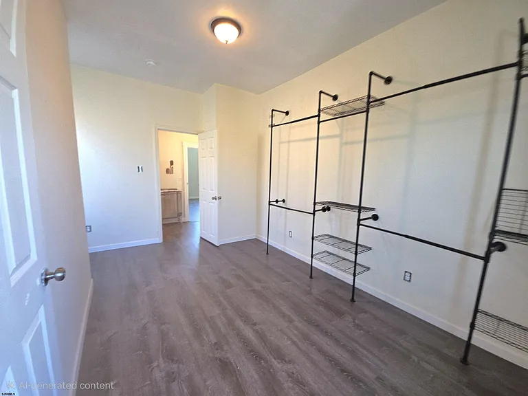 1404 Madison Ave — Photo 17