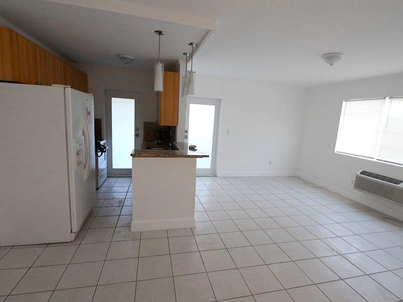 4th image of 7315 Byron Ave APT 9