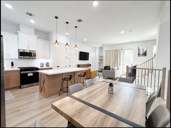 2706 Cochran St, Houston, TX 77009