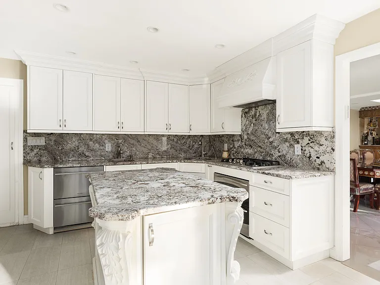 70 Longfellow Rd — Photo 6