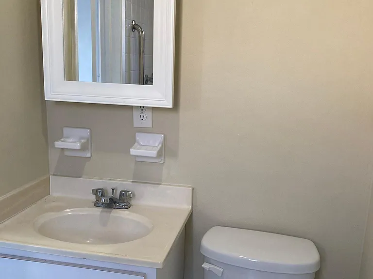 7010 Oakshire Dr — Photo 33