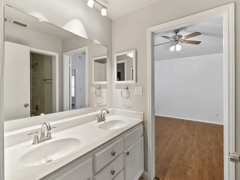 615 Burwood Ln — Photo 24