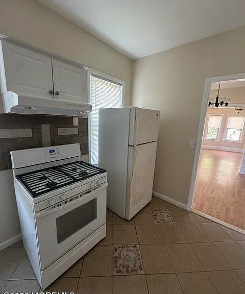 608 Emory St #2 — Photo 9