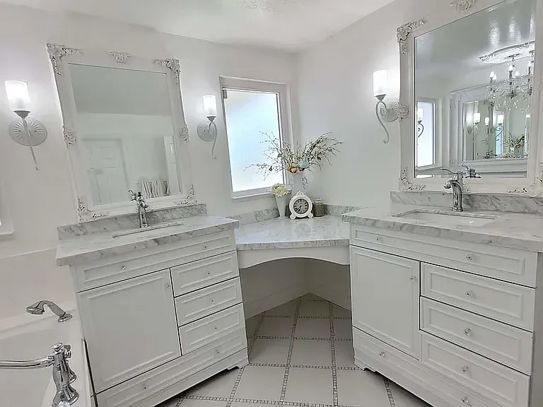 4522 W Carriage Ln — Photo 5