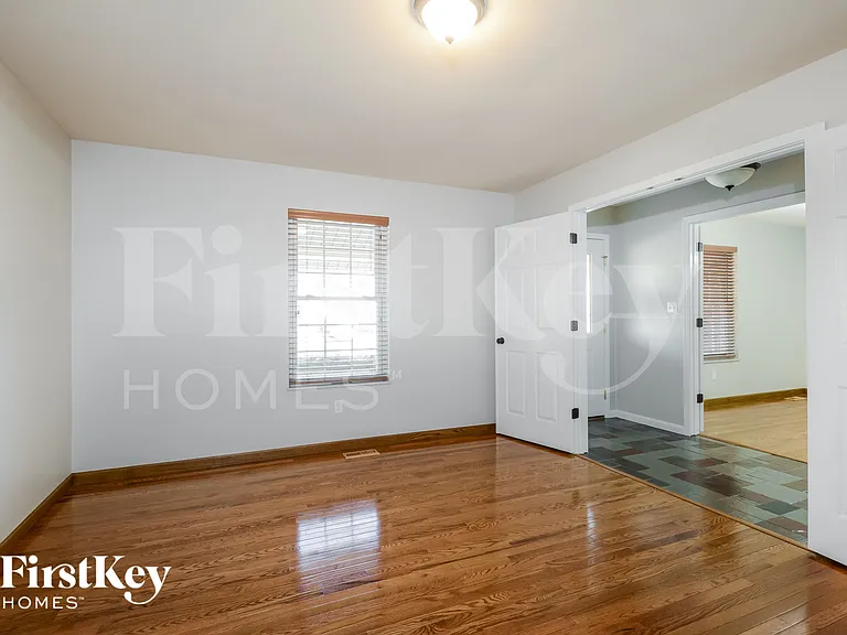 1530 Froesel Dr — Photo 8