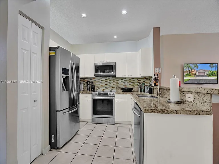 938 Bluewood Ter — Photo 29