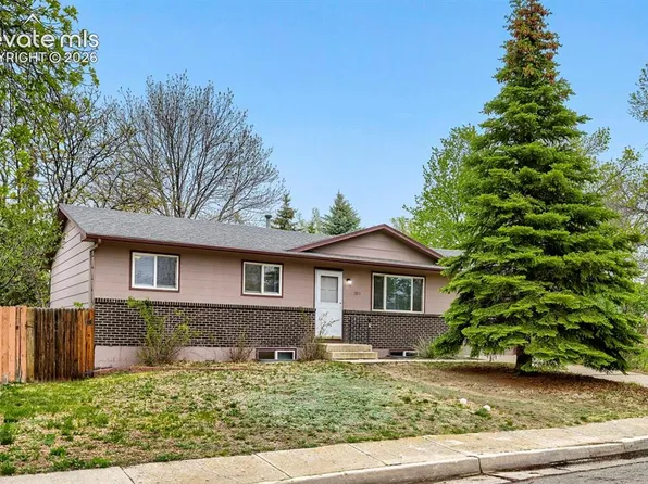 3853 N Vaquero Cir, Colorado Springs, CO 80918