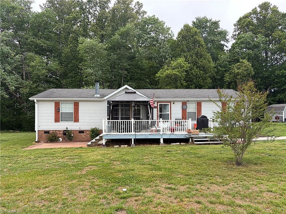 1st image of 1090 Chestnut Grove Rd