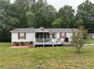 1090 Chestnut Grove Rd, King, NC 27021