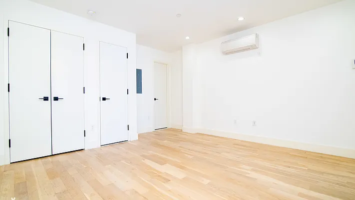 Rented by Nooklyn NYC LLC | media 17