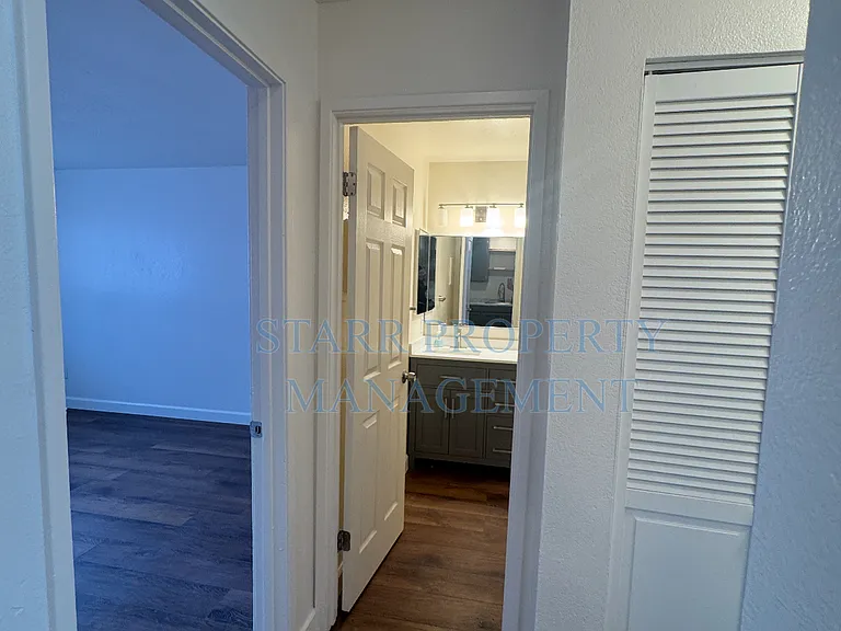 8829-8833 Kelley Dr — Photo 6