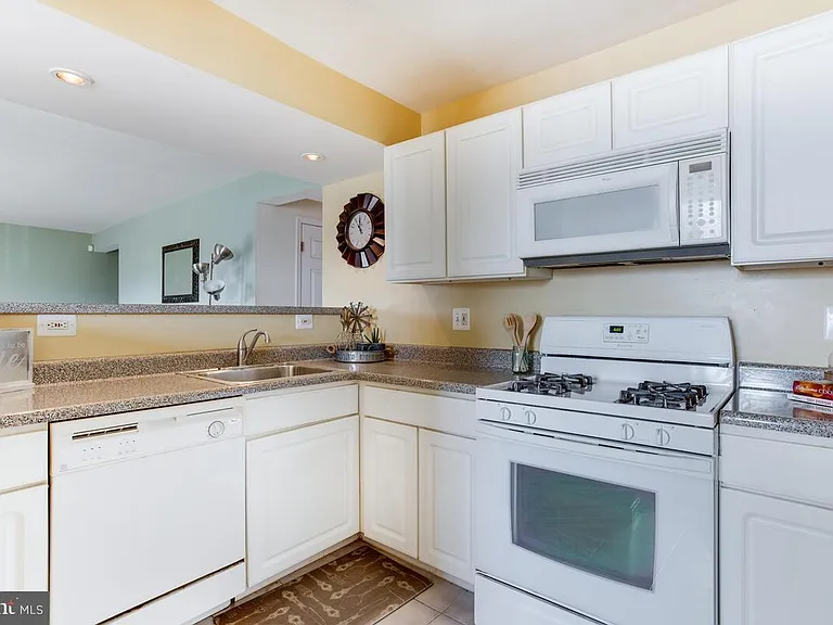 2500 Markham Ln — Photo 14