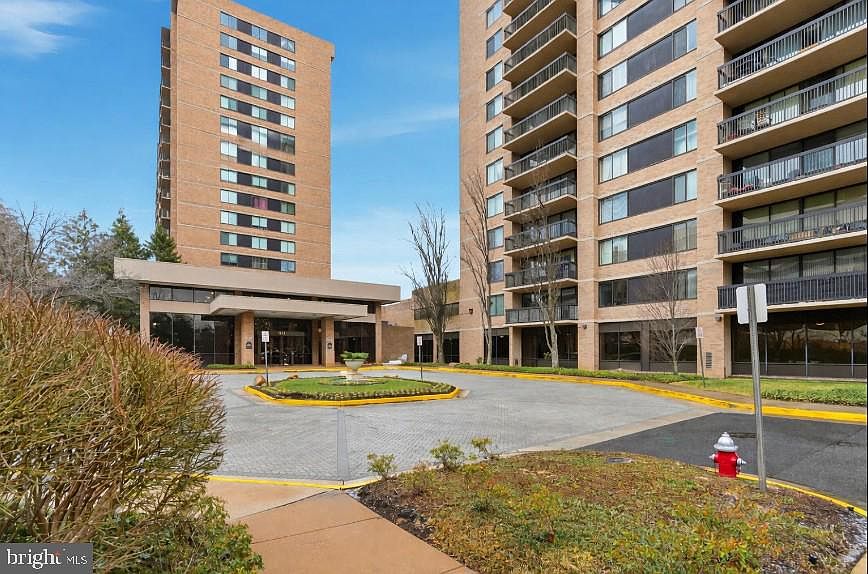 1st image of 3709 S George Mason Dr APT 203E