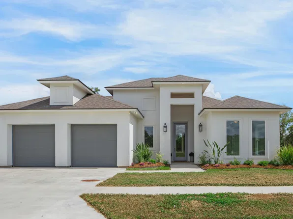 107 Cypress Lake Dr, Youngsville, LA 70592