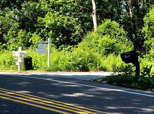 121C N Country Rd, Mount Sinai, NY 11766