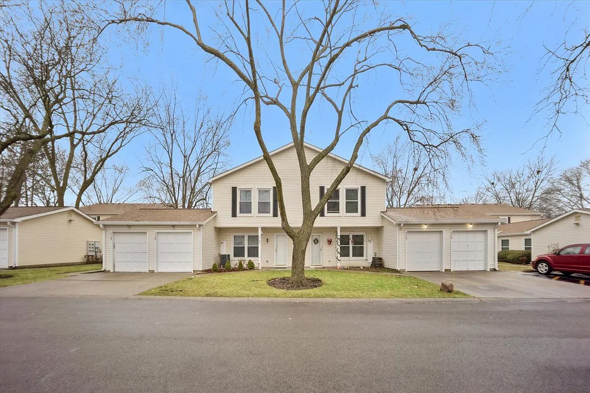 3 bed, 1.5 bath, 1300 sqft, $2,500 — Photo 2