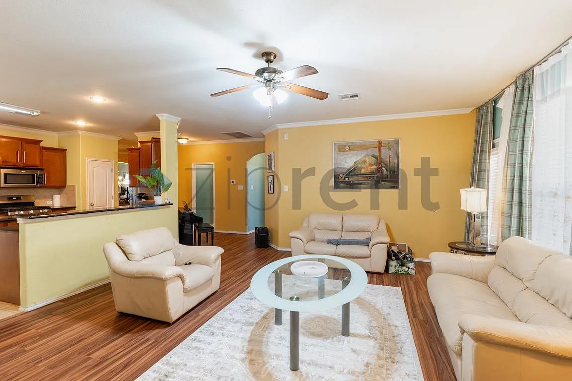 5 bed, 2.5 bath, 3338 sqft, $3,100 — Photo 3
