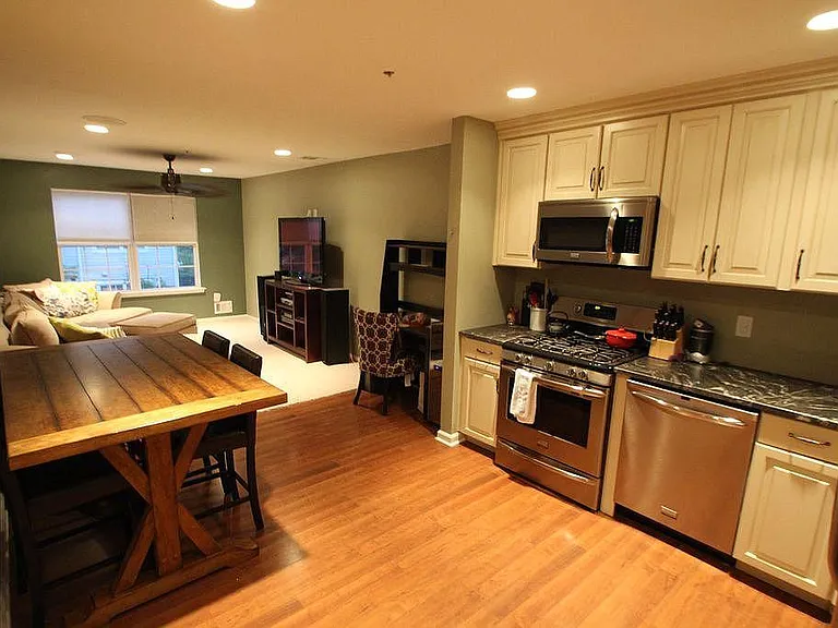 27 Guisborough Way #27 — Photo 4