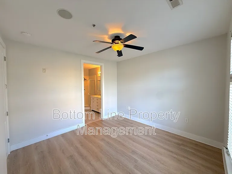1101 W 1st St #105 — Photo 13