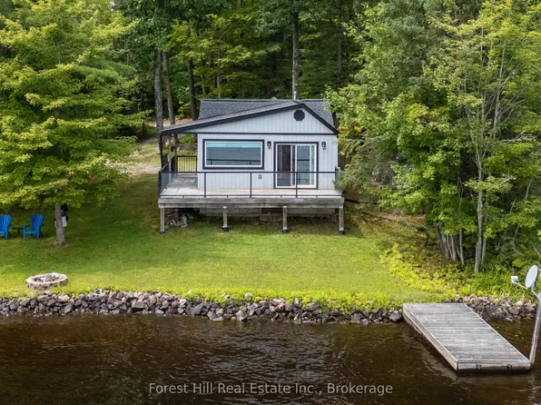 1048 W Black Lake Rd, Muskoka Lakes, ON P0C 1M0