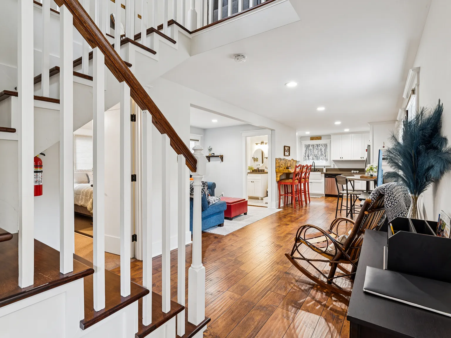 3 bed, 1200 sqft, $2,500 — Photo 3