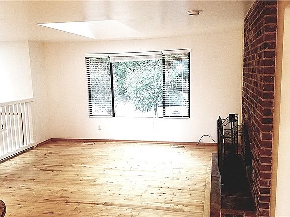 5th image of 17516 184th Ave NE