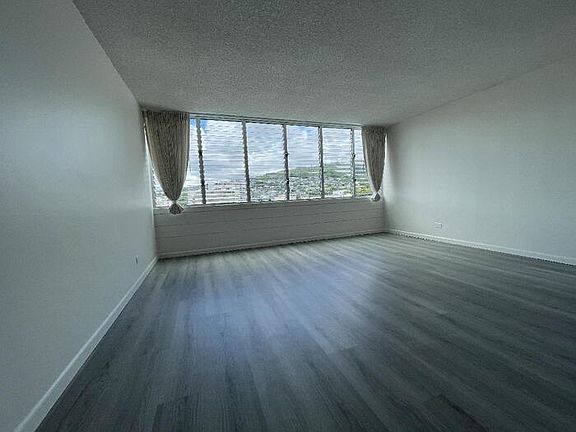 4th image of 1550 Punahou St #1006