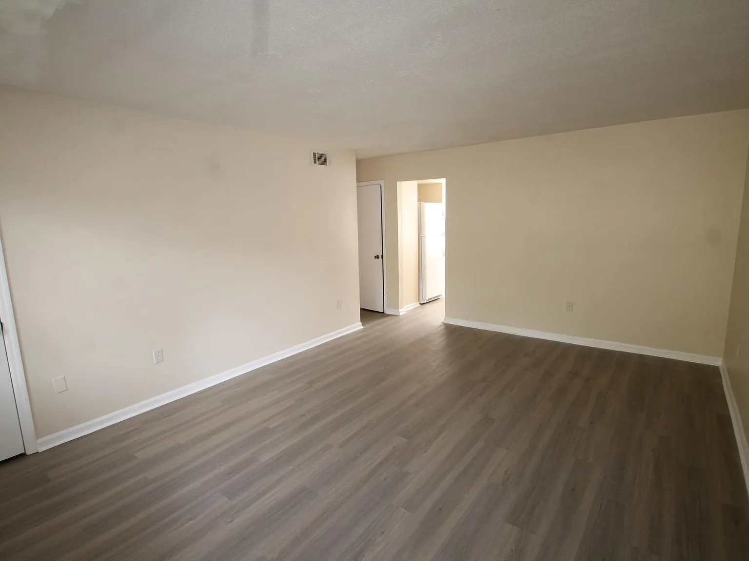2 bed, 850 sqft, $740 — Photo 3