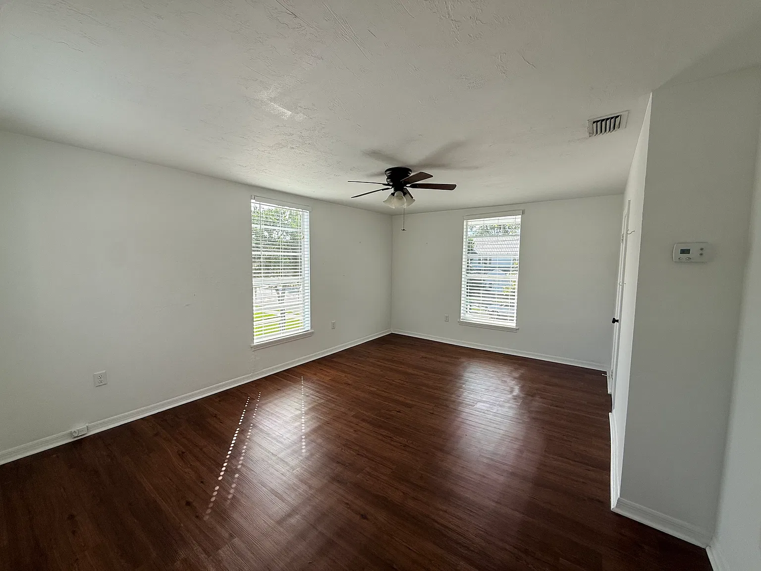 1 bed, 650 sqft, $1,200 — Photo 4