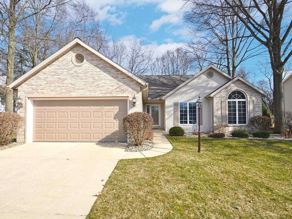 1st image of 54438 White Tail Dr